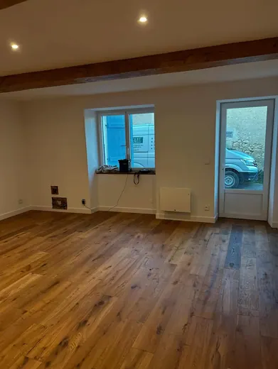Parquet contrecollé chêne vieilli en pose collée — photo 2