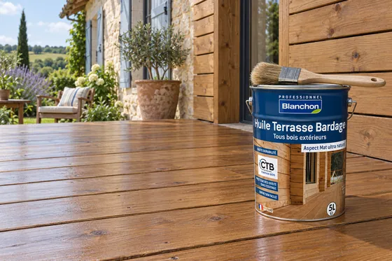 Blanchon-huile-terrasse-bardage 5l — mise en situation